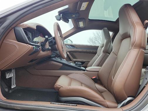 2026 Porsche 911 Carrera 4 GTS