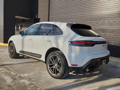 2025 Porsche Macan T