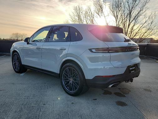 2025 Porsche Cayenne Base