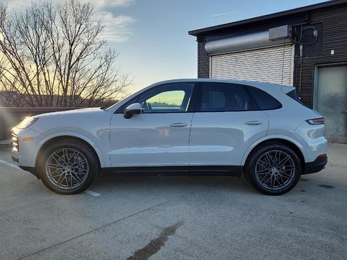 2025 Porsche Cayenne Base