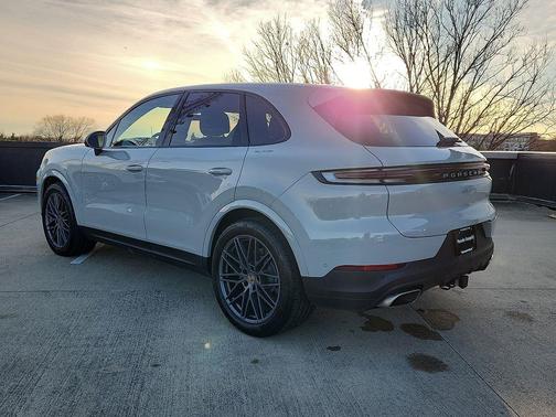 2025 Porsche Cayenne Base