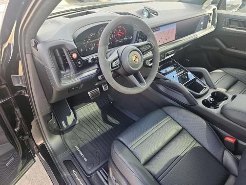 2026 Porsche Cayenne GTS