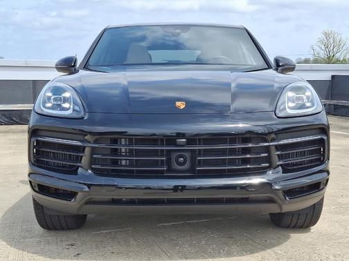 2023 Porsche Cayenne Base (Tiptronic)