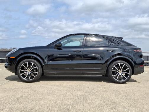 2023 Porsche Cayenne Base (Tiptronic)