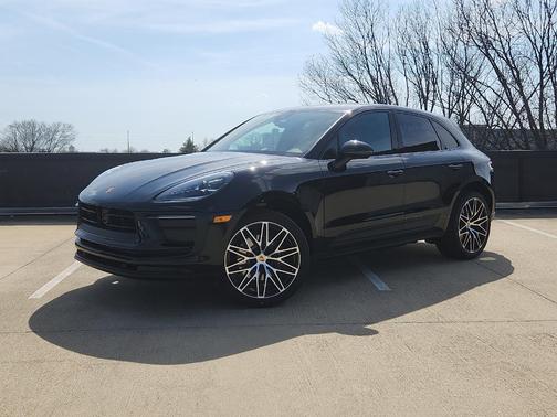 2026 Porsche Macan Base