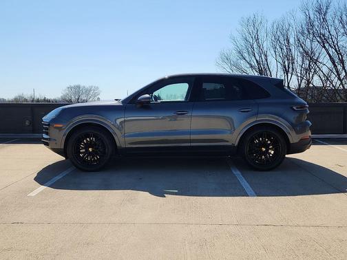 2024 Porsche Cayenne Base