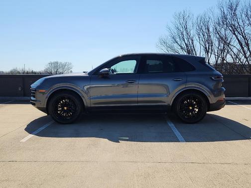 2024 Porsche Cayenne Base