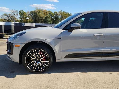 2026 Porsche Macan S