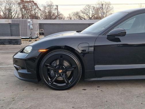 2025 Porsche Taycan 4