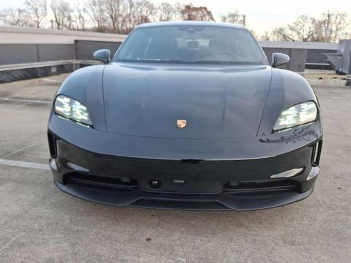 2025 Porsche Taycan 4