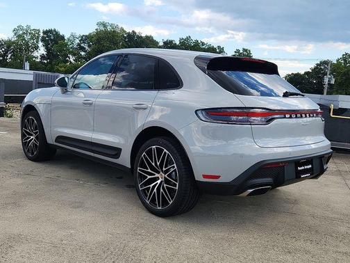 2026 Porsche Macan Base