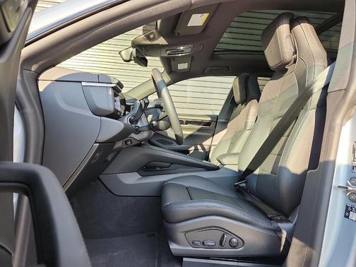 2026 Porsche Macan 4