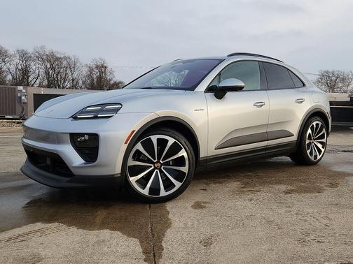 2026 Porsche Macan 4
