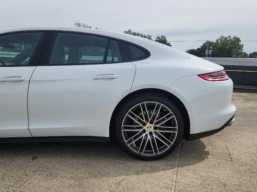 2019 Porsche Panamera