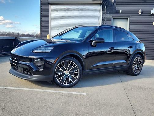 2025 Porsche Macan 4