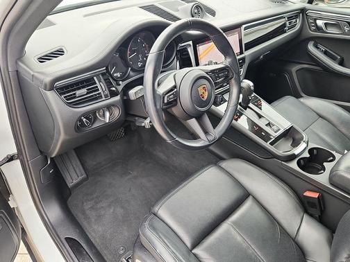 2023 Porsche Macan T