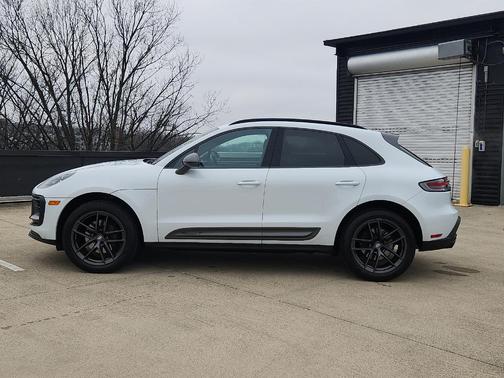 2023 Porsche Macan T