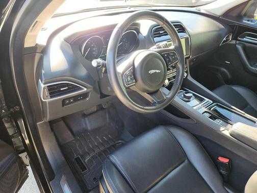 2020 Jaguar F-PACE 25t Premium