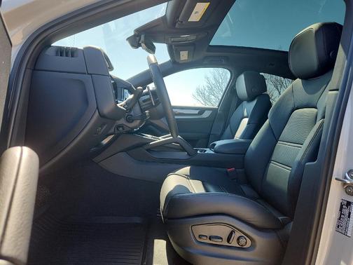 Chalk 2026 Porsche Cayenne AWD