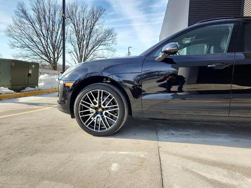 2025 Porsche Macan 