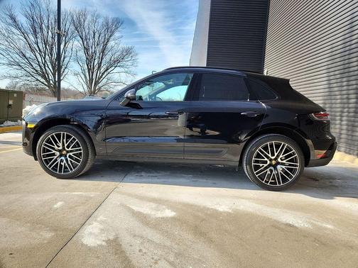 2025 Porsche Macan 
