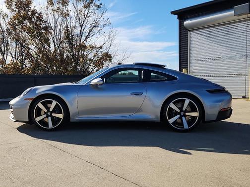 2026 Porsche 911 Carrera