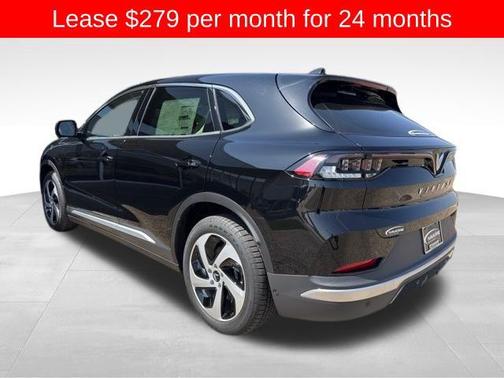 2025 VinFast VF 8 Eco