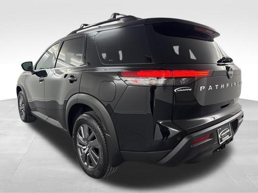2025 Nissan Pathfinder SV FWD