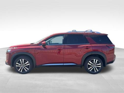 2025 Nissan Pathfinder Platinum FWD