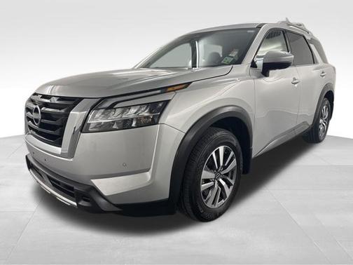 2024 Nissan Pathfinder SL FWD