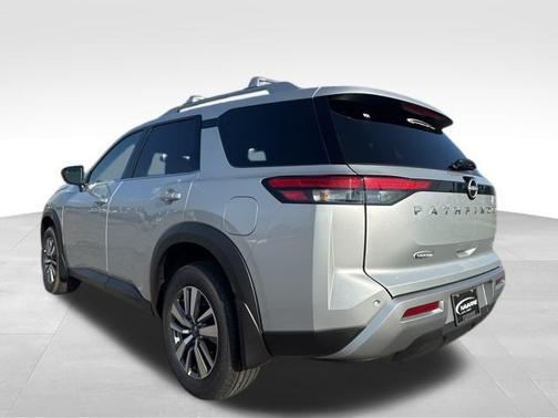 2025 Nissan Pathfinder SL FWD