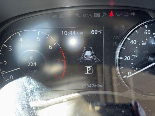 Boulder Gray Pearl 2024 Nissan Kicks SV