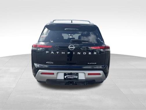 2025 Nissan Pathfinder Platinum FWD