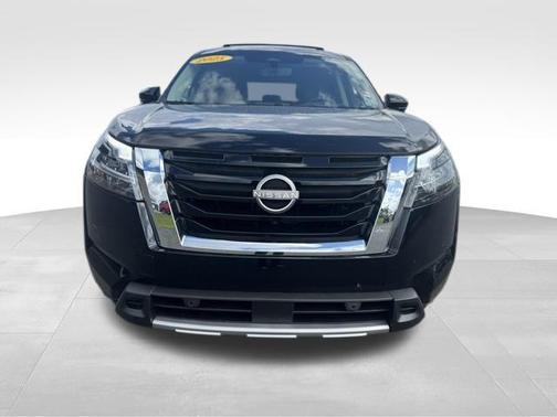 2025 Nissan Pathfinder Platinum FWD