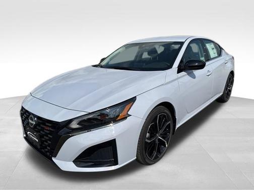 2025 Nissan Altima SR FWD