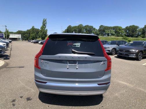 2022 Volvo XC90 T6 Inscription 7 Passenger
