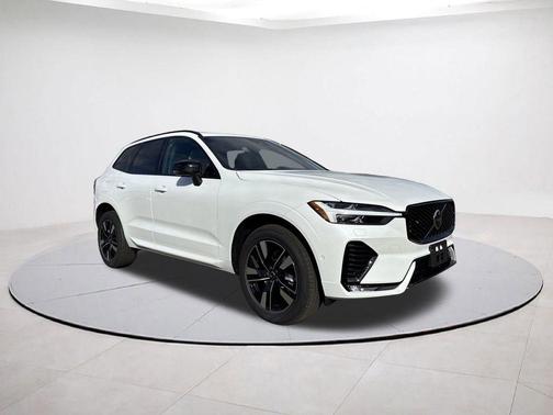 2026 Volvo XC60 B5 Plus