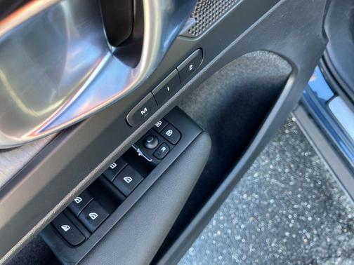 2026 Volvo XC40 B5 Core