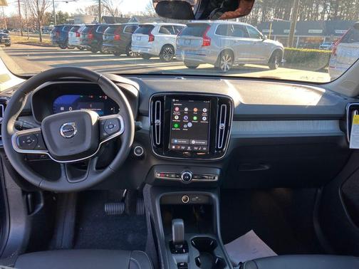 2026 Volvo XC40 B5 Core