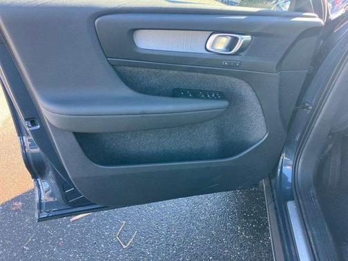 2026 Volvo XC40 B5 Core