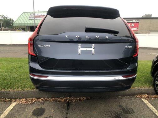 2025 Volvo XC90 Plug-In Hybrid T8 Core 7-Seater