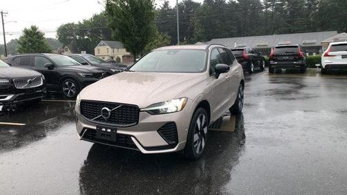 2025 Volvo XC60 Plug-In Hybrid T8 Plus