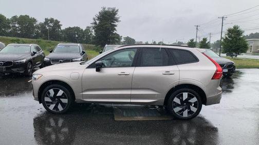 2025 Volvo XC60 Plug-In Hybrid T8 Plus