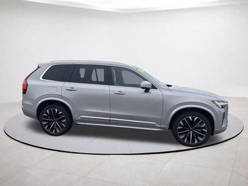 2025 Volvo XC90 B6 Plus 7-Seater
