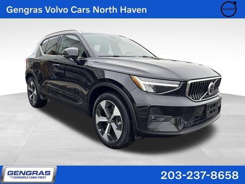 2025 Volvo XC40 B5 Plus Bright Theme