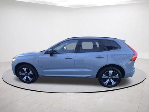 2025 Volvo XC60 Plug-In Hybrid T8 Plus