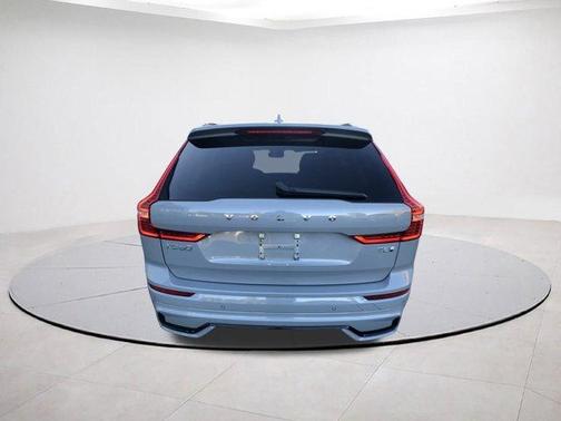 2025 Volvo XC60 Plug-In Hybrid T8 Plus