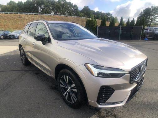 2025 Volvo XC60 B5 Core