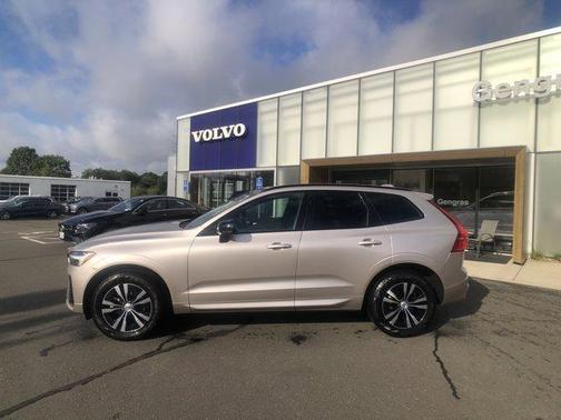 2025 Volvo XC60 B5 Core