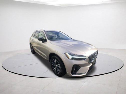 2025 Volvo XC60 B5 Core